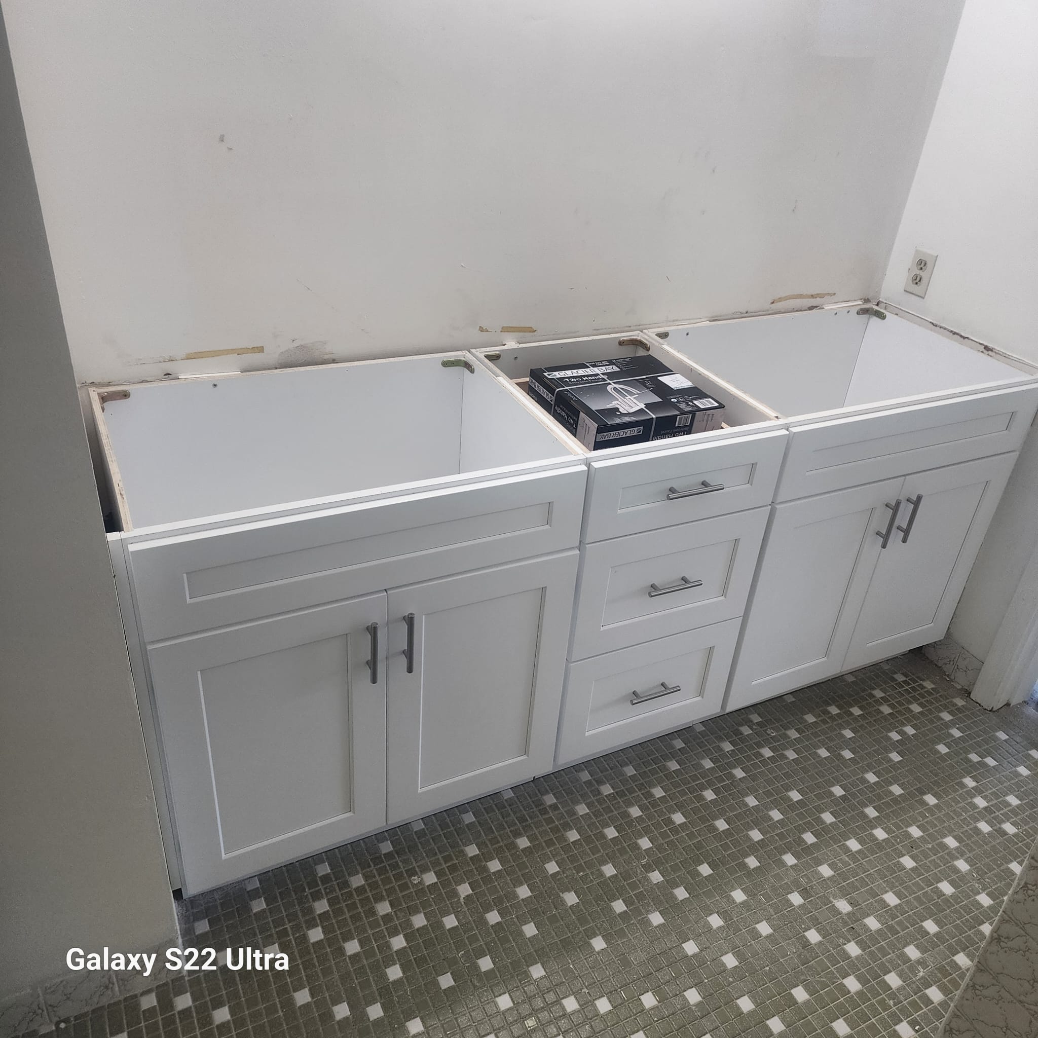 White Shaker RTA cabinet installation